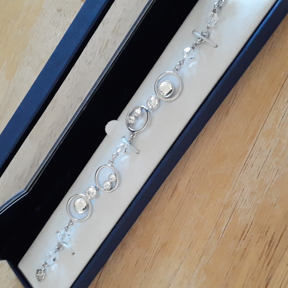 Authentic Swarovski Crystal Swan Stamped Bracelet MM103 - Picture 15 of 16